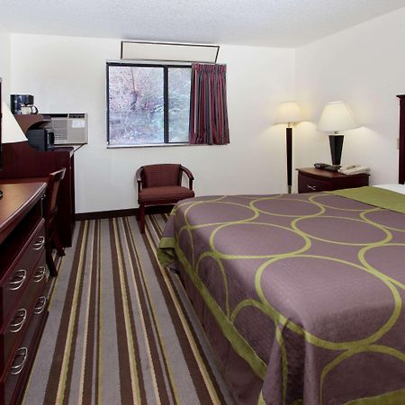 Super 8 By Wyndham Tuscaloosa Hotel Luaran gambar