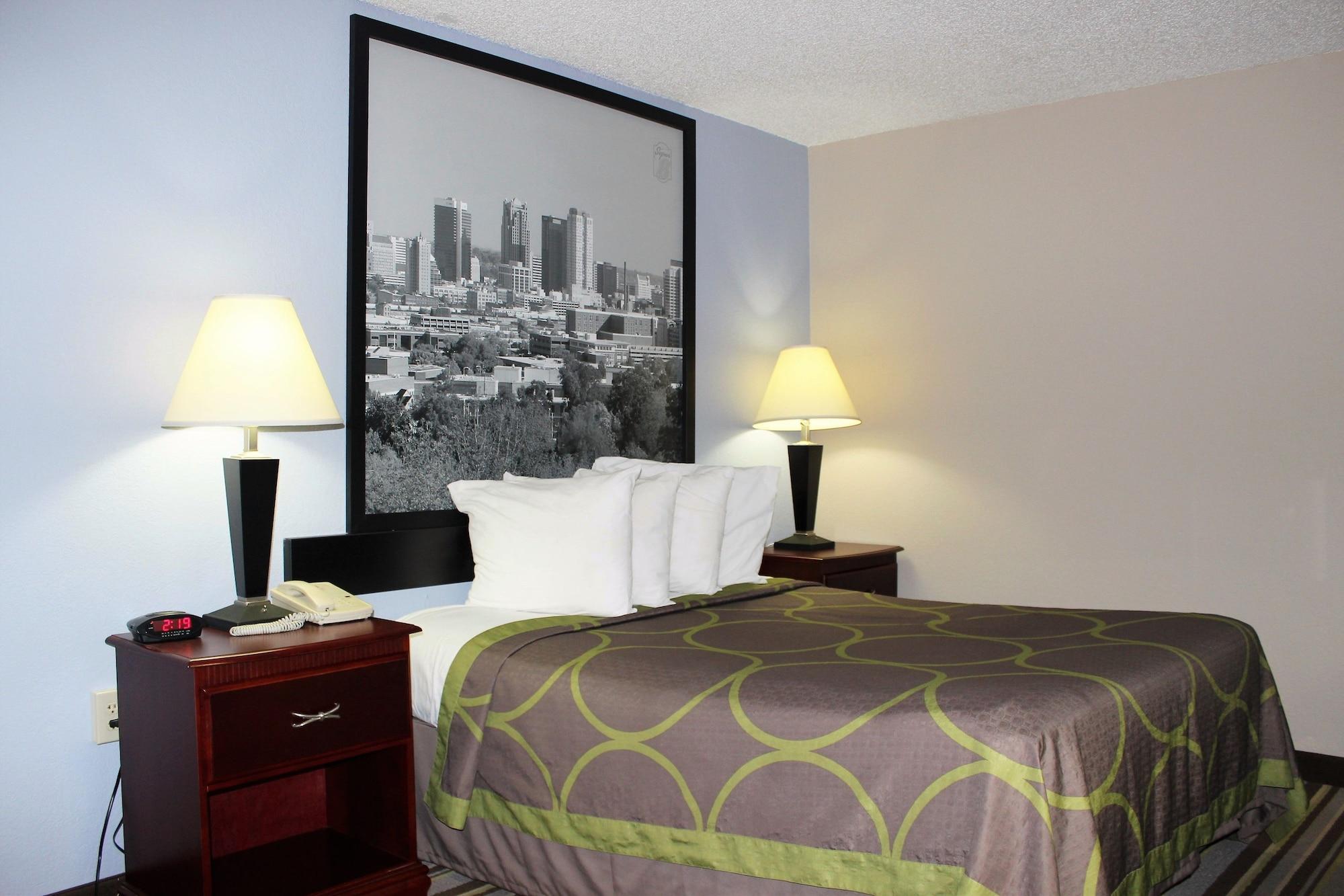 Super 8 By Wyndham Tuscaloosa Hotel Luaran gambar
