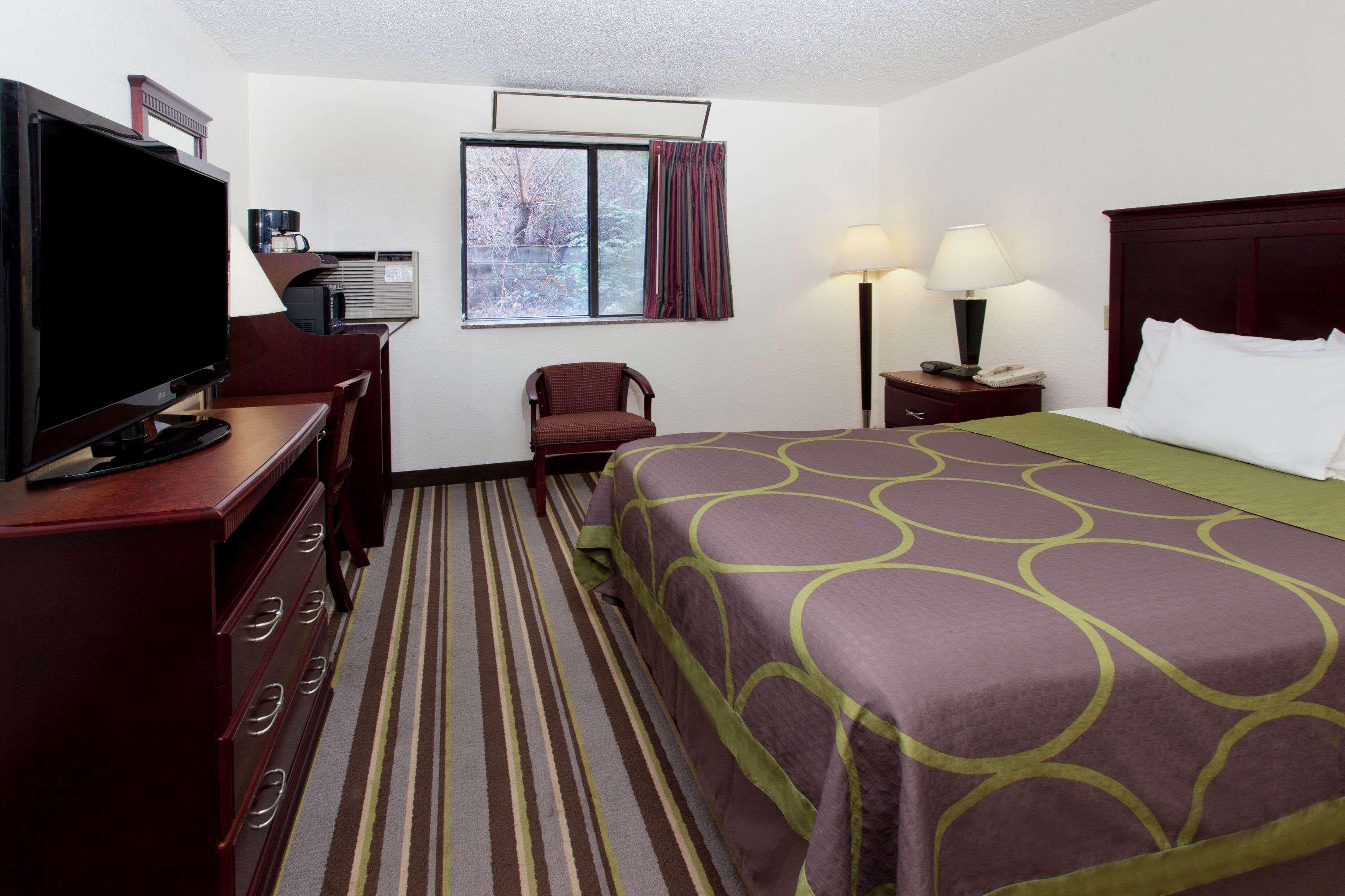 Super 8 By Wyndham Tuscaloosa Hotel Luaran gambar