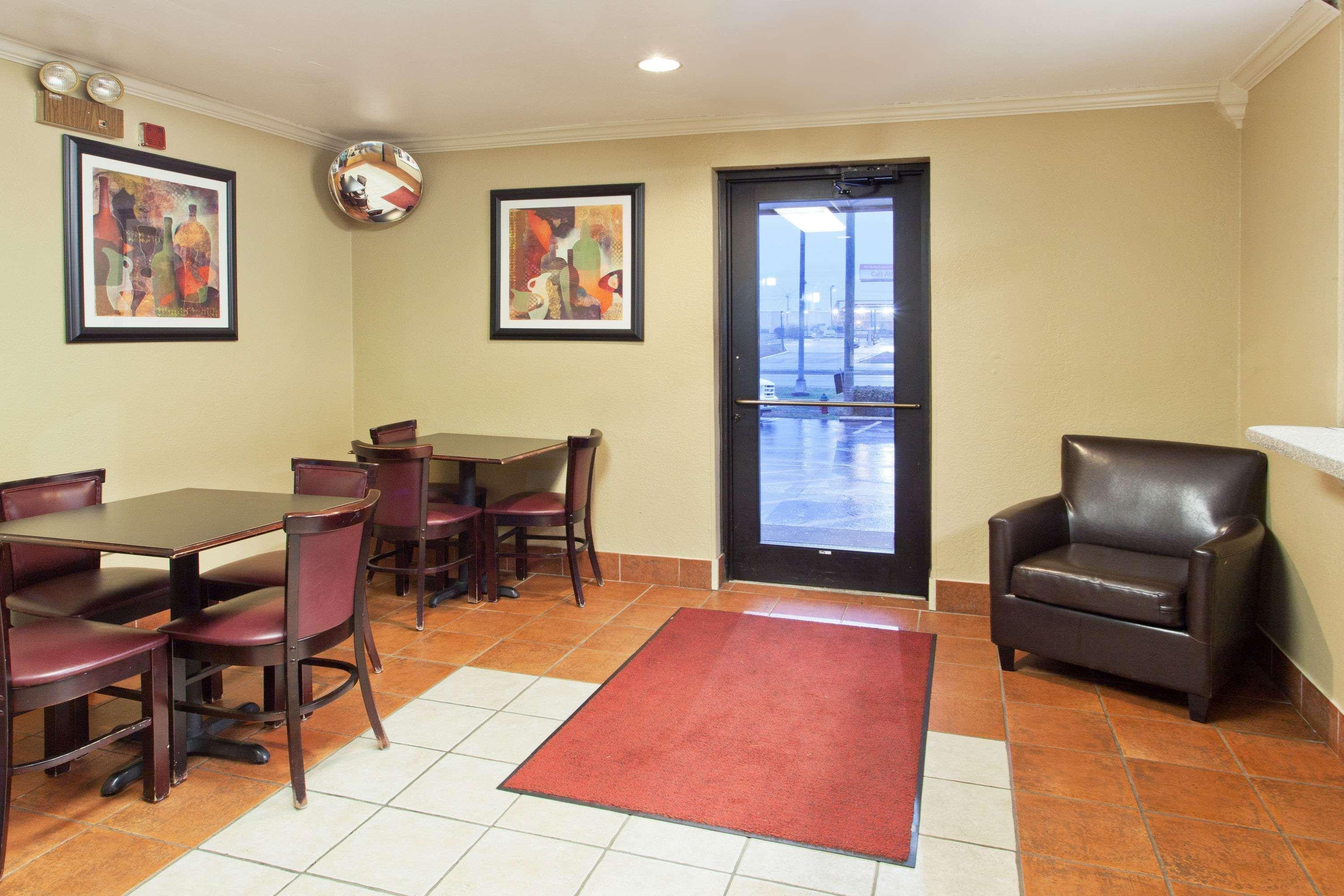 Super 8 By Wyndham Tuscaloosa Hotel Luaran gambar