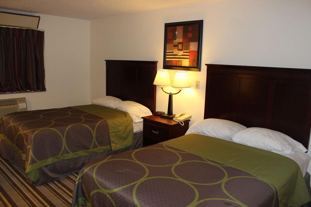 Super 8 By Wyndham Tuscaloosa Hotel Luaran gambar