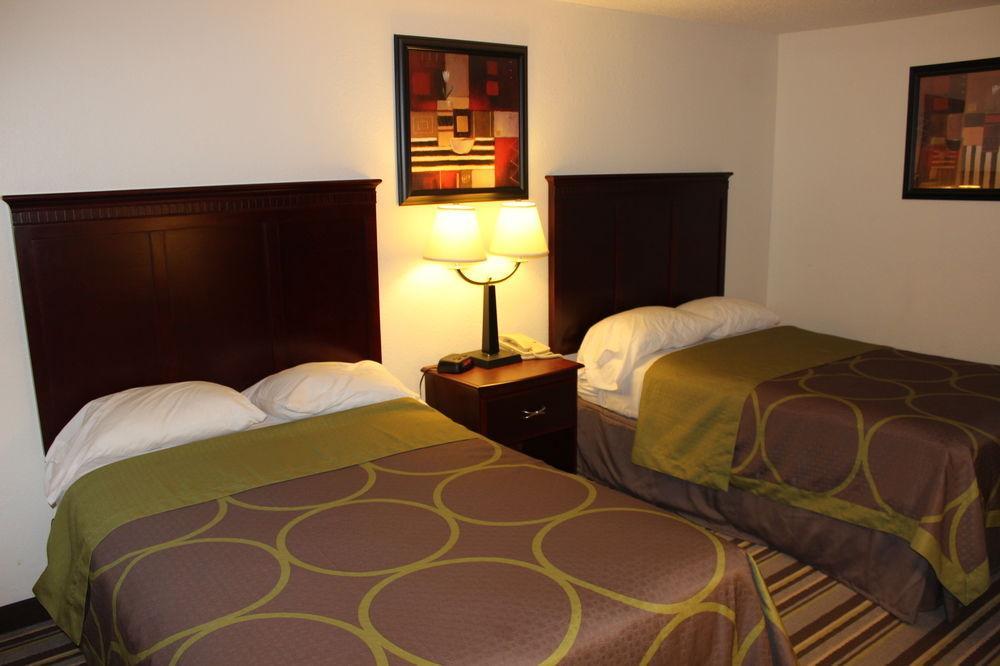 Super 8 By Wyndham Tuscaloosa Hotel Luaran gambar