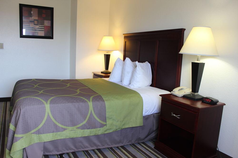 Super 8 By Wyndham Tuscaloosa Hotel Luaran gambar