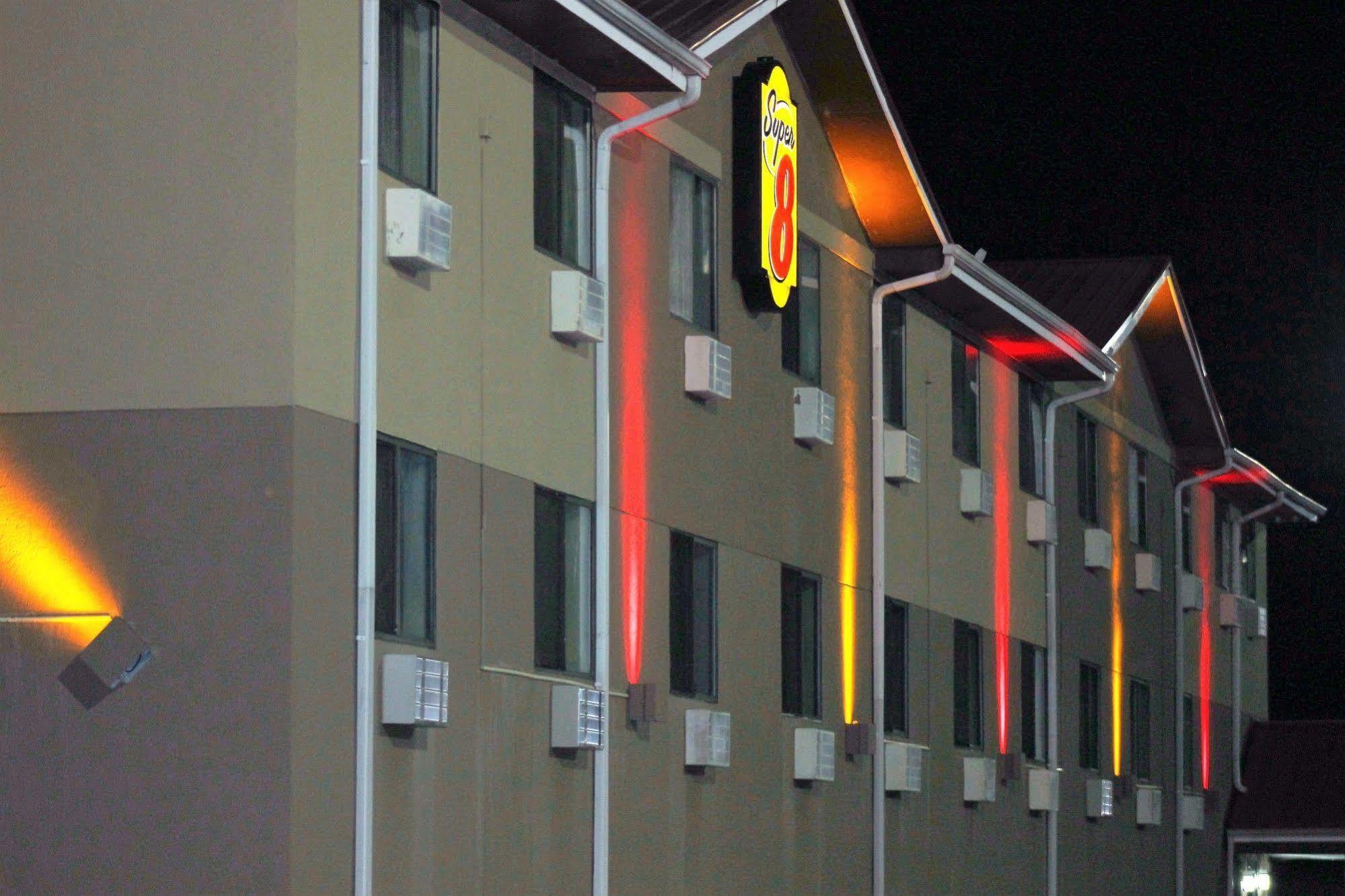 Super 8 By Wyndham Tuscaloosa Hotel Luaran gambar